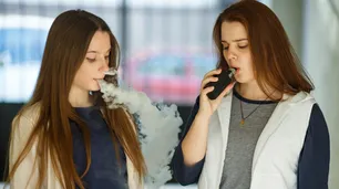 ¿Se fuma menos con cigarrillo electrónico y narguile?