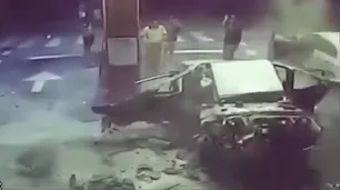 Una policía bonaerense detenida: explotó un auto mientras cargaba gas y volaron panes de cocaína