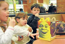 Preparan un proyecto contra los juguetes de la Cajita Feliz