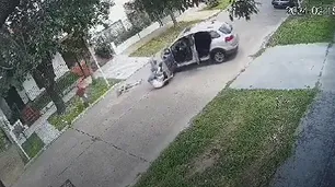 Escoria humana en Merlo: "ayudó" a dos jubilados a cambiar una goma, los arrolló y les robó el auto