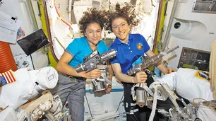 Las mujeres somos noticia, desde el fútbol al espacio