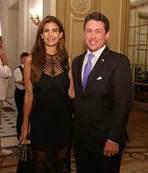 El bullicioso adios al embajador de Estados Unidos