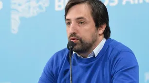 "Los que se pusieron la vacuna se convertirán en robots": el celular de Nicolás Kreplak fue hackeado