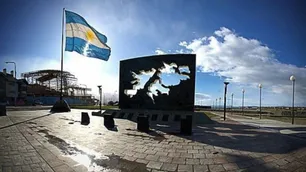 Excombatientes de Malvinas a Beatriz Sarlo: "Hay mucho dinero de la Embajada de Reino Unido para financiar todo esto"