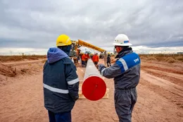 Inversión millonaria y trabajo: qué hay detrás del proyecto de YPF y Petronas para exportar gas desde Vaca Muerta
