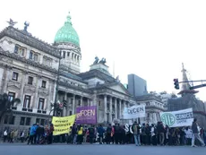 Científicos marcharon al Congreso para pedir más presupuesto