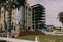 La riqueza del auge petrolero de Guyana genera el retorno de los expatriados