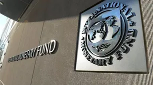 Pese a la falta de reservas, avanza la aprobación de la revisión del FMI