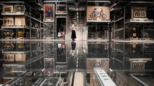 Un museo de Londres abre las puertas de su depósito que resguarda 250 mil piezas en cuatro plantas