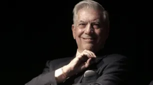 Mario Vargas Llosa fue internado por coronavirus
