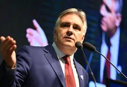 Llaryora: “Primero empiezan las listas y luego las persecuciones”