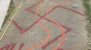 Condenaron a 3 años de prisión condicional a un hombre por vandalismo antisemita