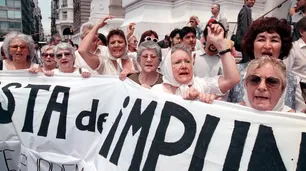 Madres de Plaza de Mayo: de Azucena Villaflor a Nora Cortiñas, las historias detrás de 4 de sus referentes