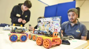 Parque Patricios: peleas de sumo y partidos de fútbol con robots