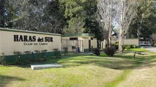 Copan un country de la Ruta 2 usando armas con silenciadores