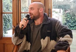 "Mi padre siempre se sintió con un pie en ambas orillas"