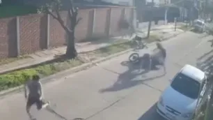 Un repartidor de chipa se defendió a las piñas de dos motochorros y evitó el robo: "Tengo miedo, pero tengo que trabajar"