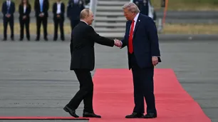 Trump-Putin: hubo sonrisas y alfombras rojas, pero no se ven salidas ni alto el fuego en la guerra con Ucrania