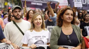 La izquierda cierra la campaña frente a la Embajada de Estados Unidos: "No seremos una estrella de la bandera yanqui"