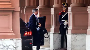 Marcos Peña acompañó a Macri en Olivos y evitó responder las acusaciones de Fernández