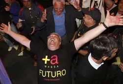 Insaurralde y Scioli felicitaron a Massa