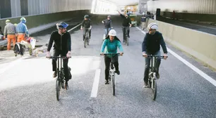 En bici y con casco, Peña y Dietrich recorrieron el Paseo del Bajo