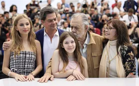 Francis Ford Coppola en Cannes: custodiado por sus nietas, su hijo y su hermana actriz