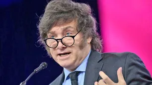 Javier Milei busca préstamos de 15 mil millones de dólares para salir del cepo