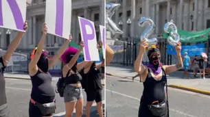 La "proscripción" de Cristina Kirchner se coló en la marcha del 8M ante el Congreso