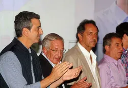 Los presidenciables K apoyaron a Recalde y destacaron que se "recuperó el segundo lugar"