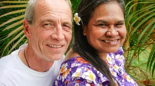 Este hombre de 56 años dice ser hijo del rey Carlos III y Camilla y reclama ser reconocido
