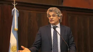 Decano de Derecho: "Es condición de toda posibilidad que el país tenga educación"