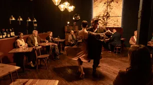 Hay una sociedad secreta de tango con músicos y bailarines que despliegan su arte sin escenario