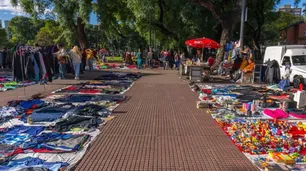 Megaoperativo de madrugada: desalojaron a 5000 manteros del Parque Los Andes en Chacarita