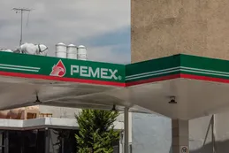 Pemex acumula su peor déficit histórico con el gobierno mexicano