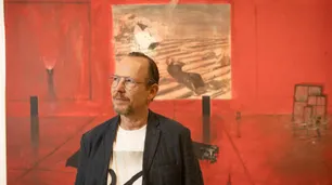 Guillermo Kuitca en el MALBA revisita sus años ochenta con mirada actual