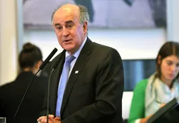 Parrilli contra los "anti-Argentina": "El Gobierno no es corrupto ni coimea"