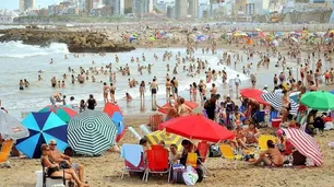 Vacaciones de verano: más de la mitad de los argentinos se queda en casa