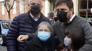 Votó Leandro Santoro en Boedo y contó algunas de sus cábalas en día de elecciones