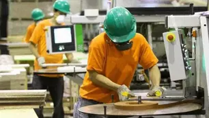 Industria en caída: la producción se desplomó 7,9% en febrero y no esperan recuperación cercana