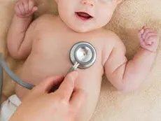 Aumentan los casos de bronquiolitis en niños: cómo recomiendan especialistas reforzar cuidados