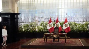 Legisladores peruanos piden la destitución de la presidenta Dina Boluarte