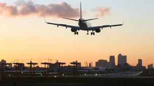 Aerolíneas europeas desatan una guerra por los llamados "vuelos fantasma"