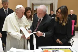 Lula fue recibido por Francisco: "Estamos en tiempos de guerra y la paz es muy frágil", le dijo el Papa