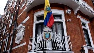 Ecuador denuncia que Julian Assange usaba la embajada en Londres como "centro de espionaje"