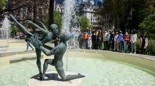 El Teatro Colón homenajeó a los bailarines que murieron en accidente aéreo hace 50 años