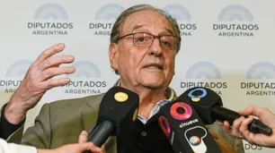 Carlos Heller: "En la cabeza de Javier Milei, él es el ministro de Economía mientras que Caputo es un experto en Finanzas"