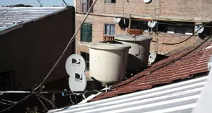Fiebre tifoidea en Ciudadela: 15 casos, un edificio sin agua segura y una investigación en marcha