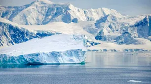 Un triple golpe de “caos climático” derritió el hielo marino de la Antártida y bajó a mínimos históricos