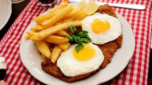 La milanesa, el plato extranjero con más variantes argentinas